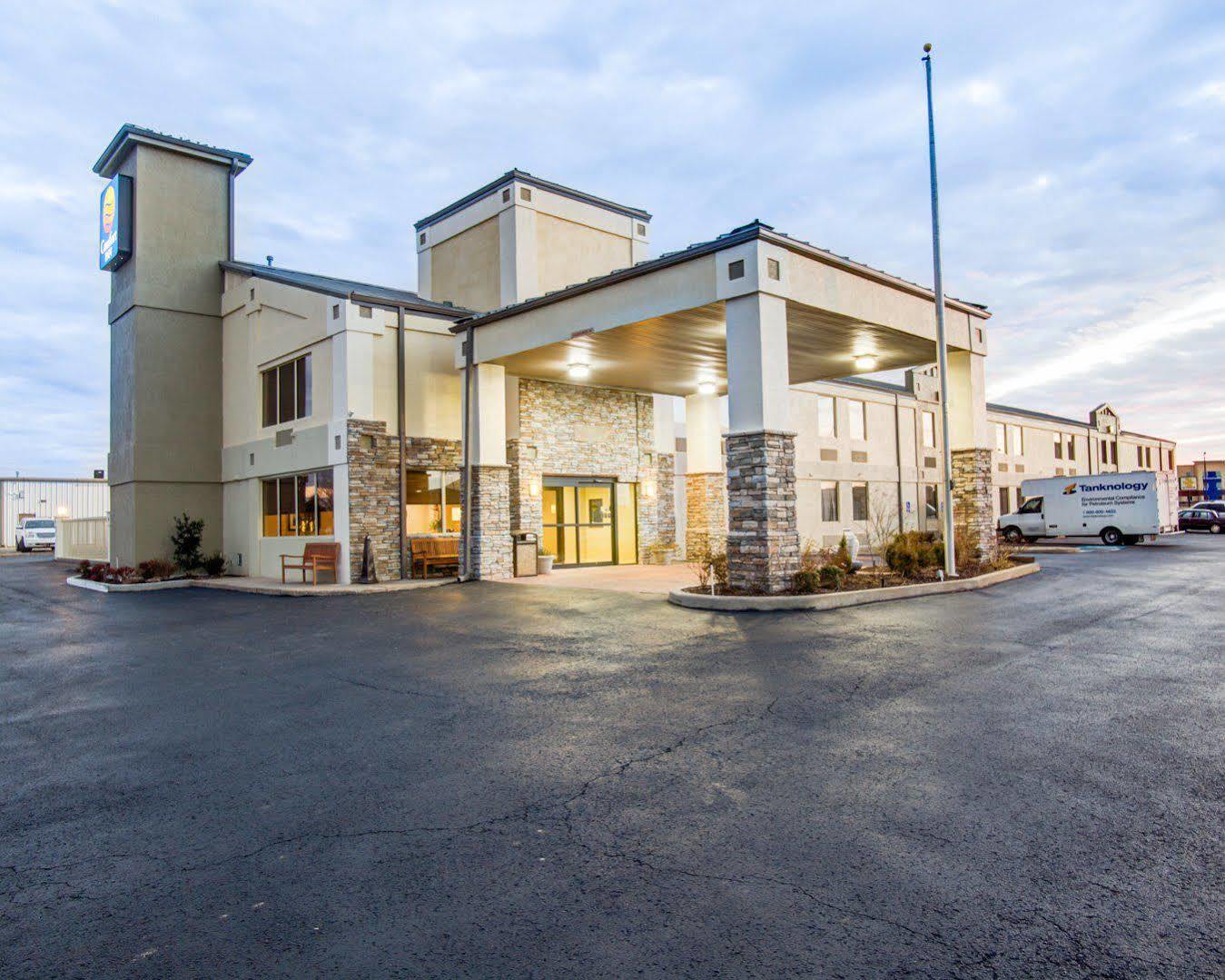 Hotel Muskogee Exteriér fotografie